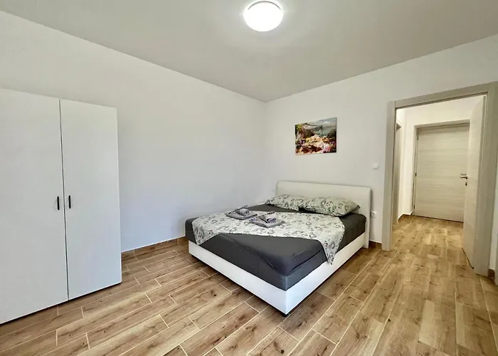 Fantasia Del Mare And Драмаль